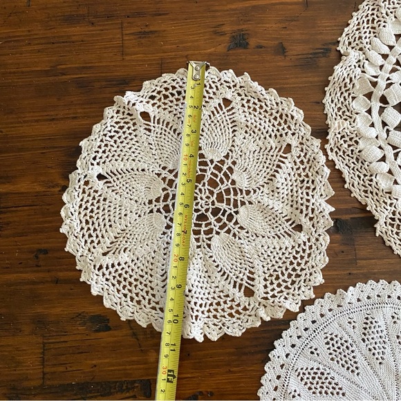 Vintage Lace Crochet Doily Cream Off White Beige Doilie Cottagecore set of 3 - Picture 9 of 16